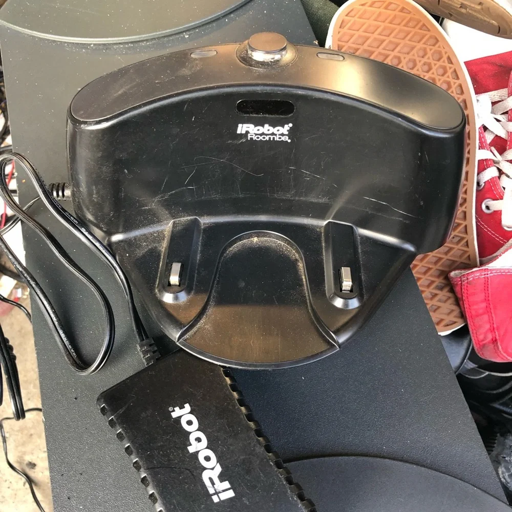 IRobot Roomba Black Charging Dock for VR Accessories